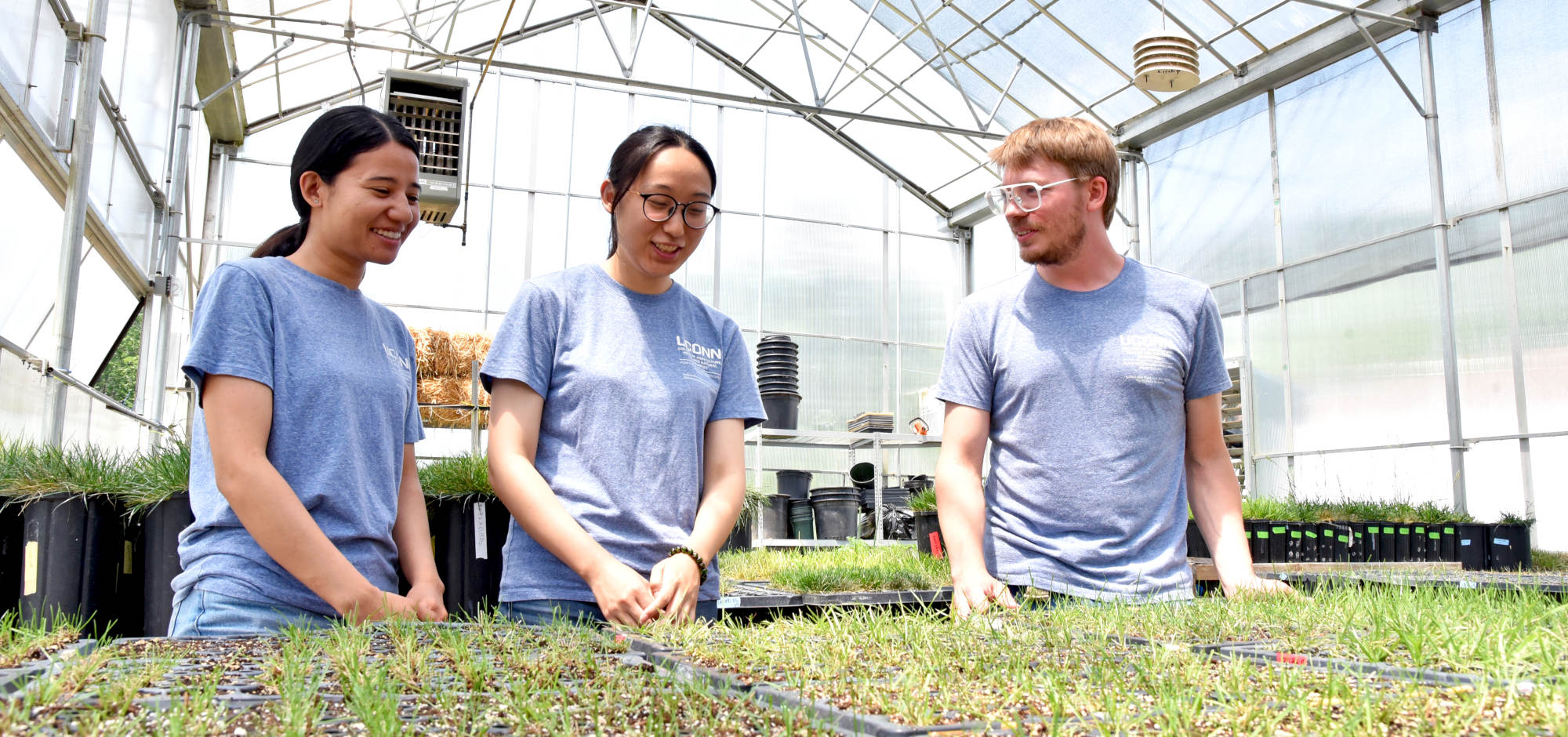 students-in-greenhouse2